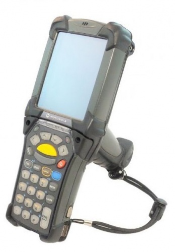 Терминал Zebra MC9200; 1D, дальнобойный, WiFi, Bluetooth, Windows CE 7, стандартная батарея, пистолетная рукоятка, IST, 28 клавиш, MC92N0-GJ0SYAYA6WR